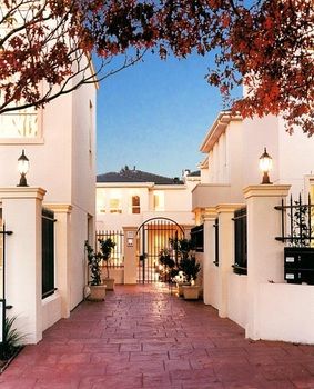 Apartments @ Kew Walpole Gardens - Kew Serviced Townhouses - Accommodation Tasmania 18