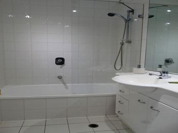 Alpha Apartments Melbourne - Accommodation Tasmania 24