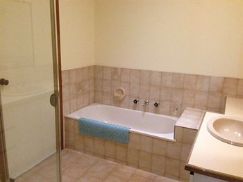 Australian Home Away @ Doncaster Elgar - Accommodation Tasmania 0
