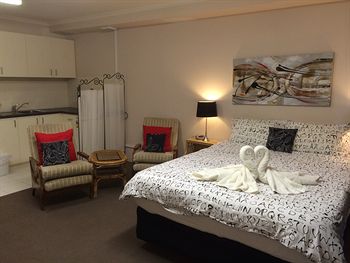 Box Hill Studios At Canterbury Gardens - Accommodation Tasmania 14