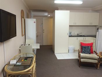 Box Hill Studios At Canterbury Gardens - Accommodation Tasmania 18