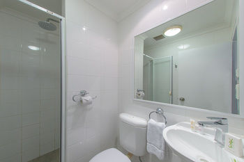 Quality Hotel CKS Sydney Airport - Accommodation Tasmania 0