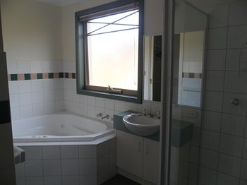 Australian Home Away @ Box Hill 32 - Accommodation Tasmania 0