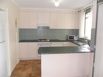 Australian Home Away @ Box Hill 32 - Accommodation Tasmania 11