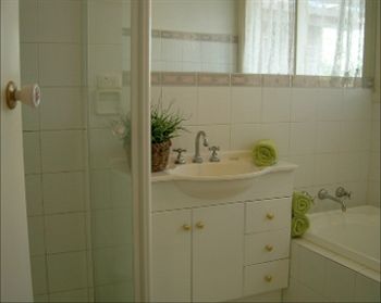 Australian Home Away @ Doncaster Grange Park - Accommodation Tasmania 0