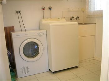 Australian Home Away @ Doncaster Grange Park - Accommodation Tasmania 3