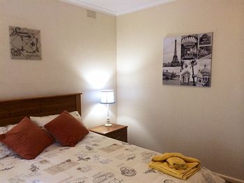 Australian Home Away @ Doncaster Grange Park - Accommodation Tasmania 4