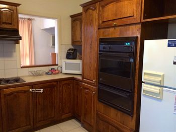 Australian Home Away @ Doncaster Grange Park - Accommodation Tasmania 12