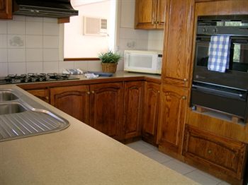 Australian Home Away @ Doncaster Grange Park - Accommodation Tasmania 13