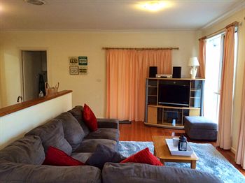 Australian Home Away @ Doncaster Grange Park - Accommodation Tasmania 14