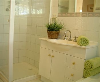Australian Home Away @ Doncaster Grange Park - Accommodation Tasmania 20