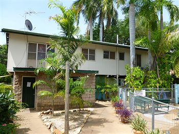Palm Court Budget Motel Hostel/Backpackers - Accommodation Tasmania 2