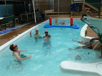 Palm Court Budget Motel Hostel/Backpackers - Accommodation Tasmania 8