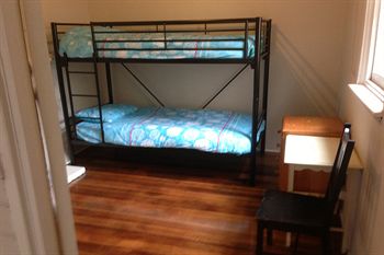 Oslo Hotel - Hostel - Accommodation Tasmania 1