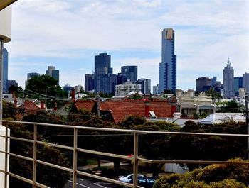 Albert Road Serviced Apartments - Accommodation Tasmania 6