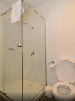 Albert Road Serviced Apartments - Accommodation Tasmania 9