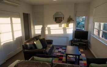 Albert Road Serviced Apartments - Accommodation Tasmania 13