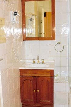 Magnolia Court Boutique Hotel Melbourne - Accommodation Tasmania 6