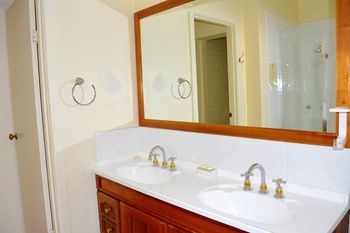 Magnolia Court Boutique Hotel Melbourne - Accommodation Tasmania 60