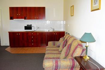 Magnolia Court Boutique Hotel Melbourne - Accommodation Tasmania 72