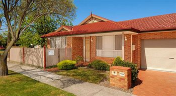 Waverley Corporate Townhouses - Accommodation Tasmania 1
