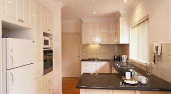 Waverley Corporate Townhouses - Accommodation Tasmania 4