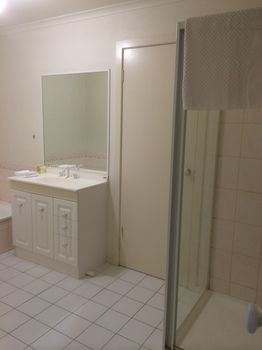 Australian Home Away Ringwood @ Bardia - Accommodation Tasmania 0