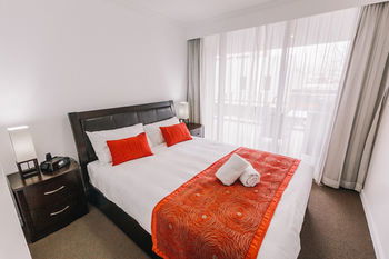 Newcastle Central Plaza - Accommodation Tasmania 10