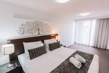 Newcastle Central Plaza - Accommodation Tasmania 13