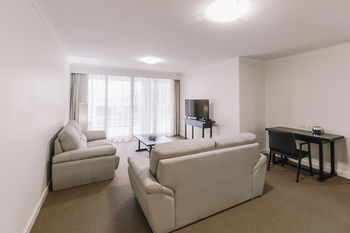 Newcastle Central Plaza - Accommodation Tasmania 20