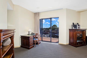 Quality Suites Boulevard On Beaumont - Accommodation Tasmania 4