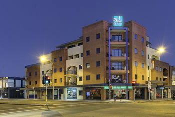 Quality Suites Boulevard On Beaumont - Accommodation Tasmania 6