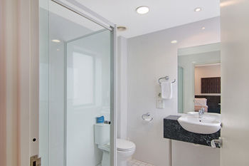 Quality Suites Boulevard On Beaumont - Accommodation Tasmania 8