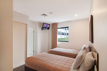 Quality Suites Boulevard On Beaumont - Accommodation Tasmania 14