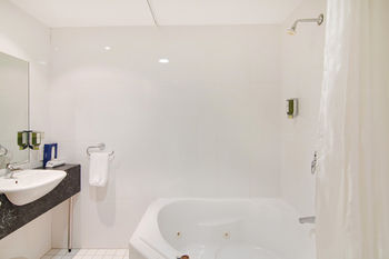 Quality Suites Boulevard On Beaumont - Accommodation Tasmania 21