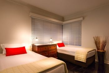 Crest On Barkly Serviced Apartments - Accommodation Tasmania 6