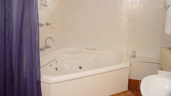 Echo Point Holiday Village - Accommodation Tasmania 3