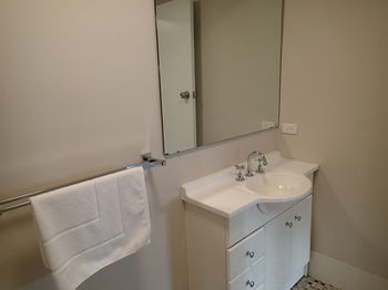 Dungowan Waterfront Apartments - Accommodation Tasmania 4