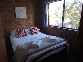 Dungowan Waterfront Apartments - Accommodation Tasmania 13