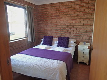 Dungowan Waterfront Apartments - Accommodation Tasmania 16