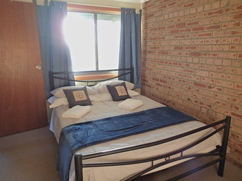 Dungowan Waterfront Apartments - Accommodation Tasmania 19