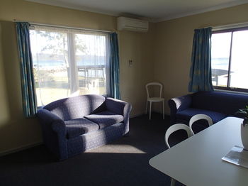 Dungowan Waterfront Apartments - Accommodation Tasmania 34