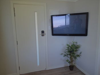 Dungowan Waterfront Apartments - Accommodation Tasmania 109