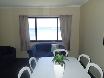 Dungowan Waterfront Apartments - Accommodation Tasmania 183