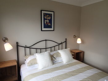 Dungowan Waterfront Apartments - Accommodation Tasmania 205