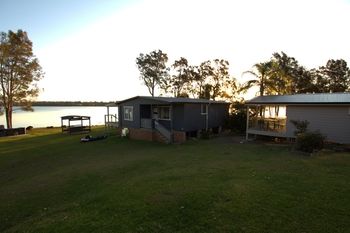 Dungowan Waterfront Apartments - Accommodation Tasmania 245