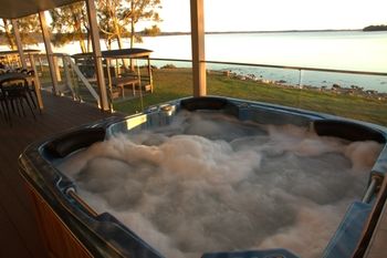 Dungowan Waterfront Apartments - Accommodation Tasmania 246