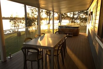 Dungowan Waterfront Apartments - Accommodation Tasmania 247