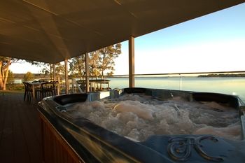 Dungowan Waterfront Apartments - Accommodation Tasmania 250