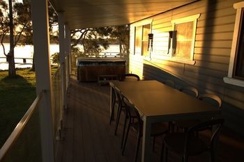 Dungowan Waterfront Apartments - Accommodation Tasmania 252